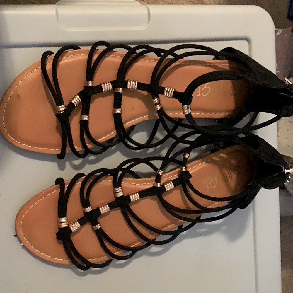 Black & gold laced sandals with zipper